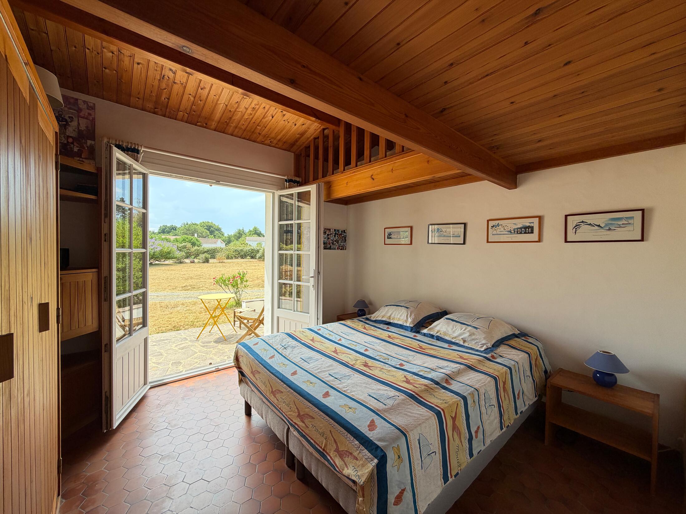 Schlafzimmer 2 mit Terrasse